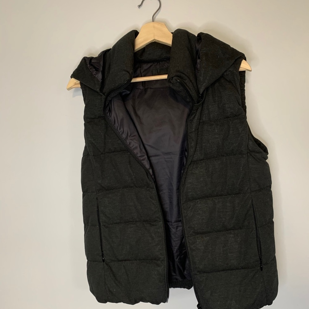 Uniqlo puffy vest